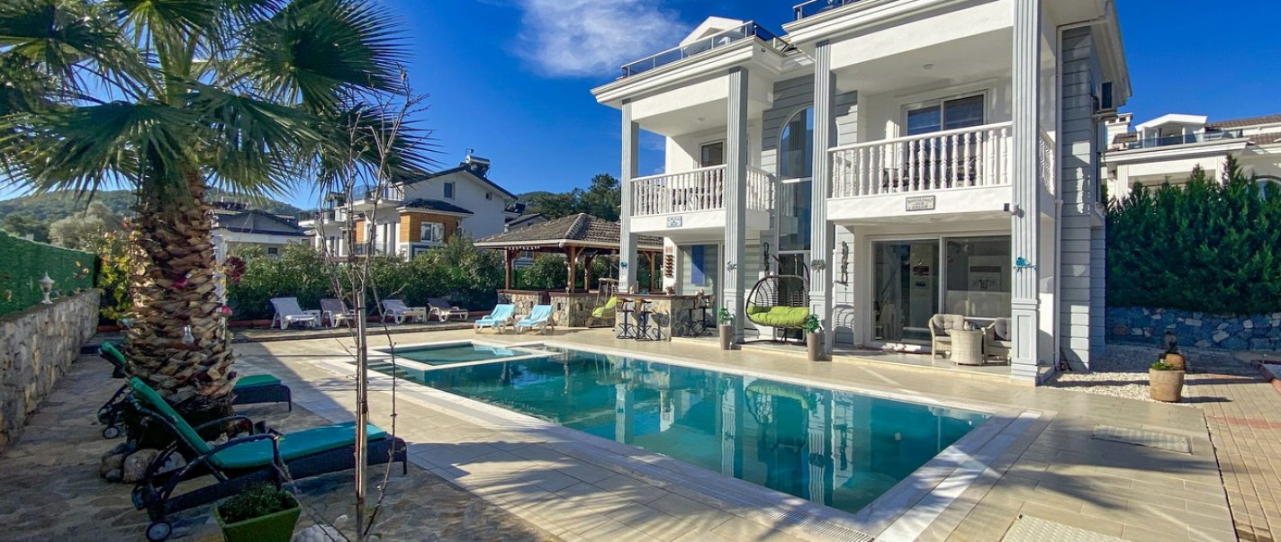 Hisarönü'nde Lüks 4 Yatak Odalı Müstakil Villa